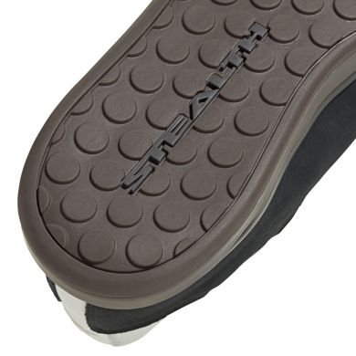 ElementStore - IH0825_8_FOOTWEAR_Photography_Detail View 1_white